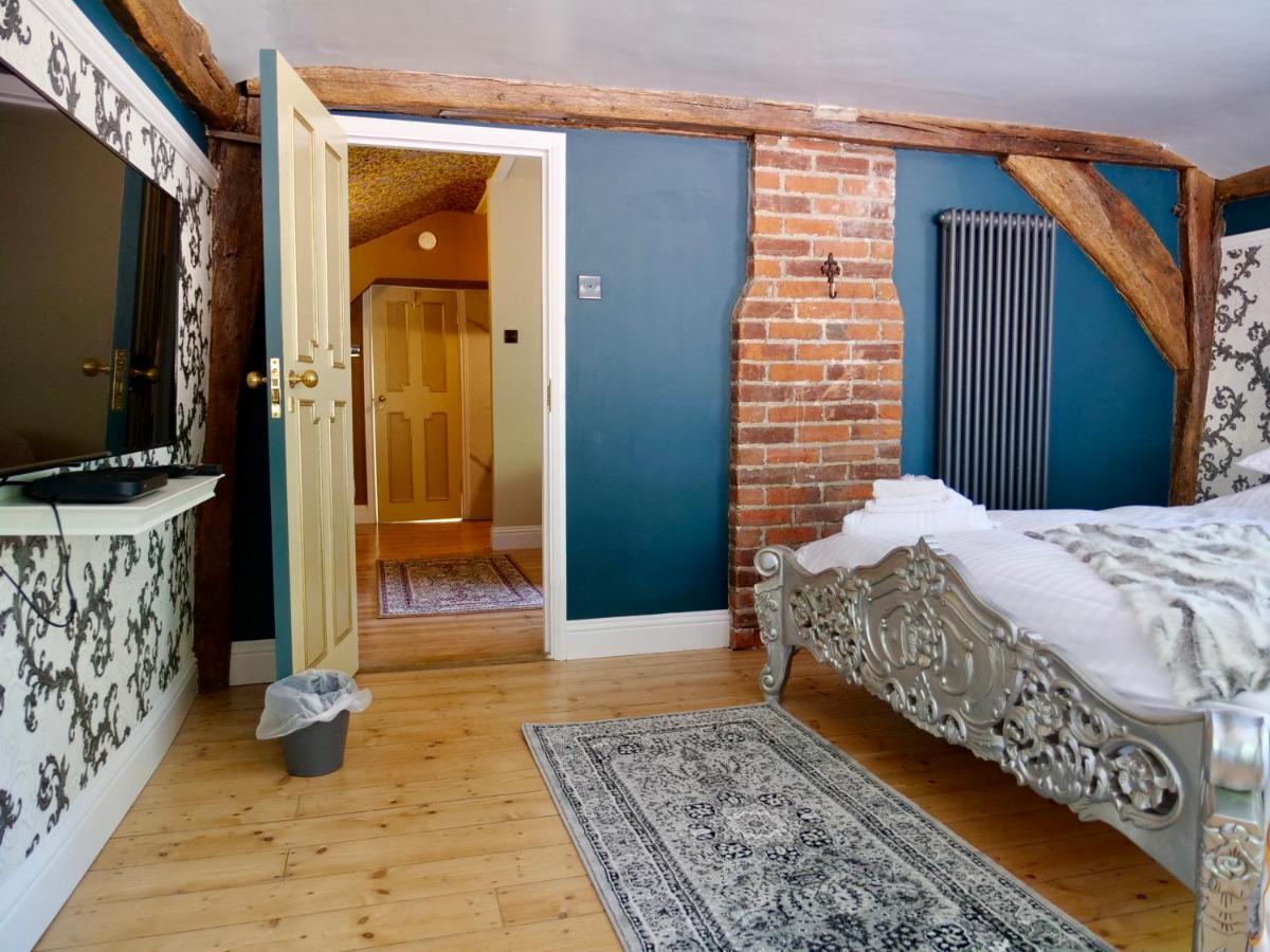 Luxury 9 Bed Manor House Hot Tub Cinema Room Skytv Saffron Walden Exterior photo